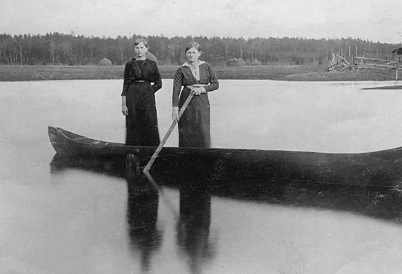 Alma Hakkaja ja Ida Sults u aastal1915. 