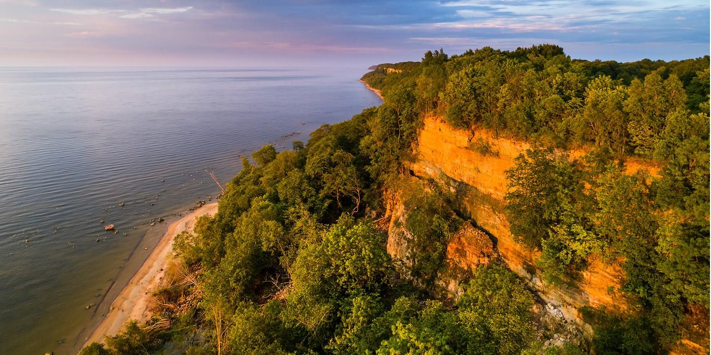 Limestone cliff, Ontika landscape protection area. Sven Začek